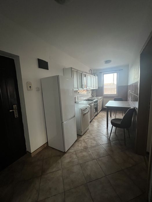 Proprietar ofer Ap 2 camere cu loc de parcare