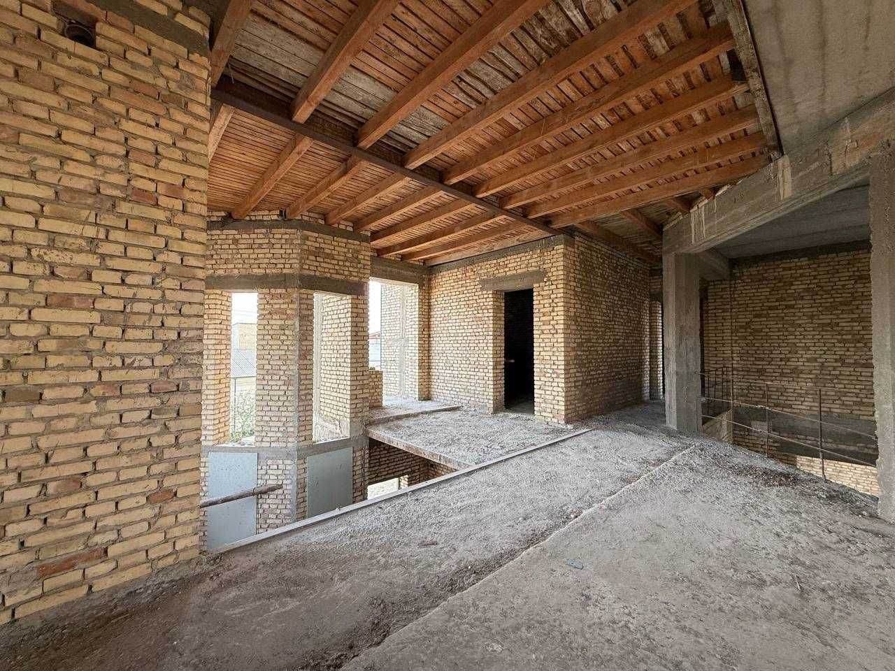4 sotiqli karobka holatdagi hovli sotuvga qoyilyapti.