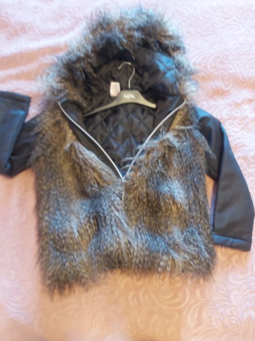 Модерно рошаво яке размер 152 см