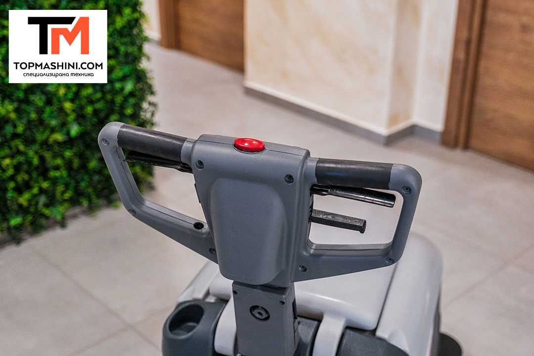 Машина за почистване на под на батерии Nilfisk SC400