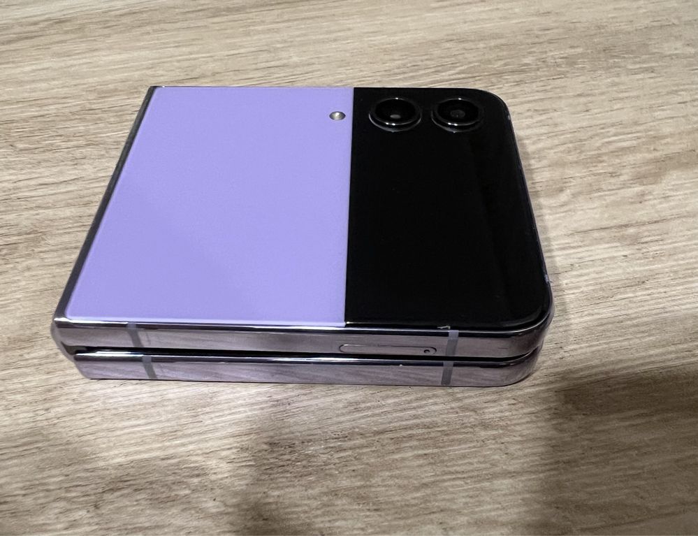 Samsung galaxy Z flip 4
