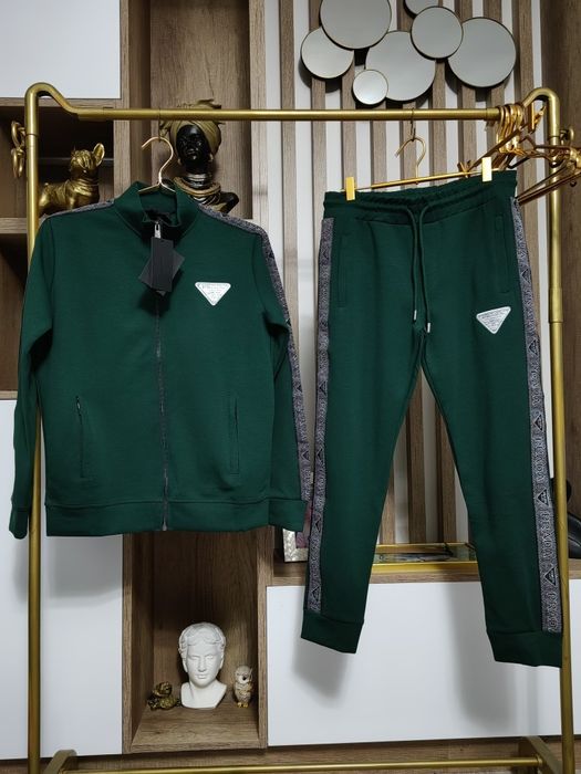 Oferta! Trening bărbați Prada, calitate top,am mai multe mărimi