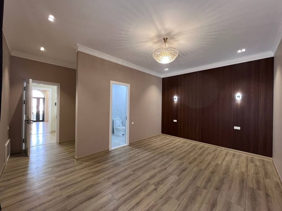 Уч кахрамон постидан кирганда 2,5 сотих, 2 этаж ховли сотилади