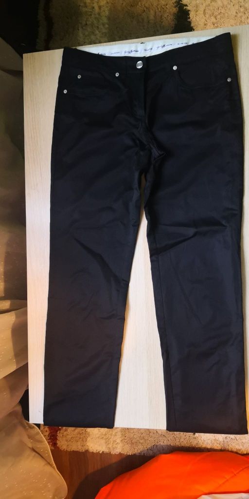 Pantaloni Guess, negri, marime 44 (M-L)