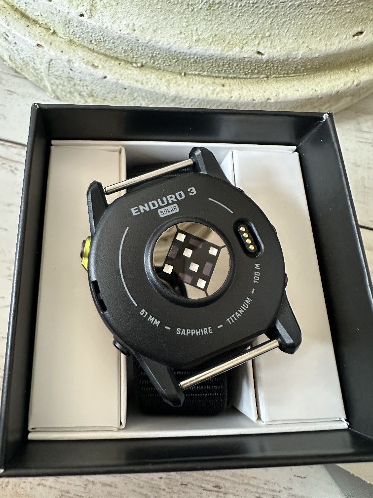 Garmin enduro 3 solar sapphire titanium.51mm