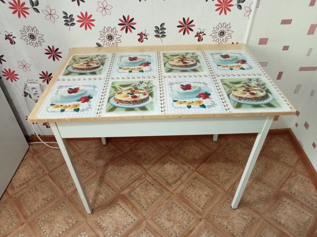 2 стола+2табурета!!