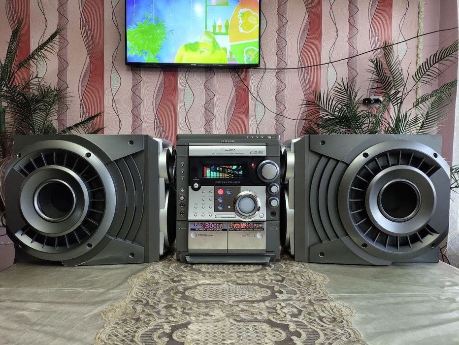 Subwooferli samsung musiqa markazi sotila