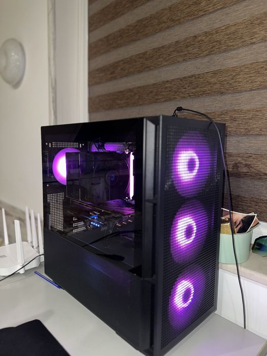 Компютър + Периферия Ryzen 7 5800x3d RX 7800XT 16GB