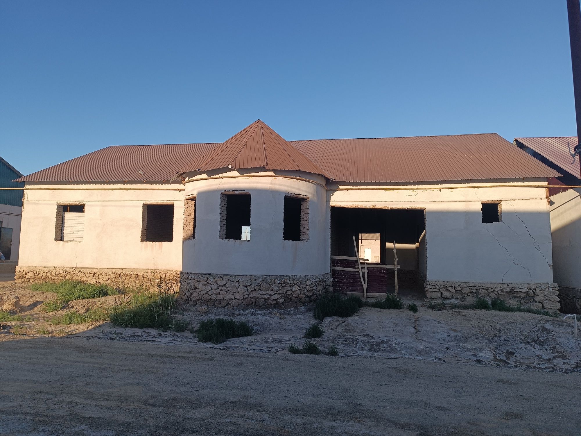 Toliq pitpegen 6 sotikli remont talap jerjay satiladi 160 milon