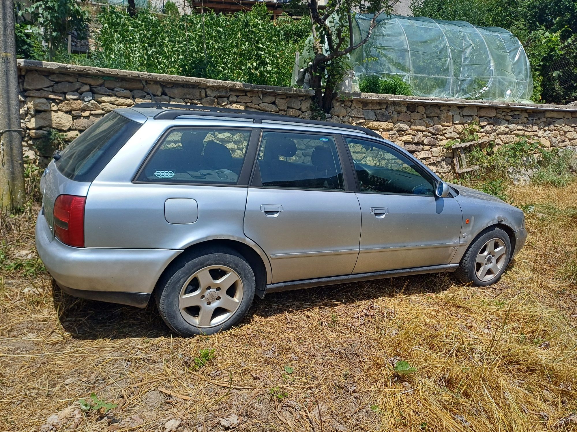 Продавам Ауди А4 В5 Авант 1,8 бензин 125 кс 1996 г. ЗА ЧАСТИ