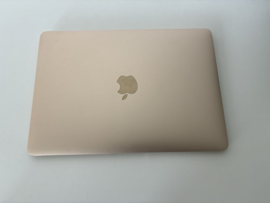 Macbook Gold, intel core M3, retina 12”, 8 gb ram, 256 ssd