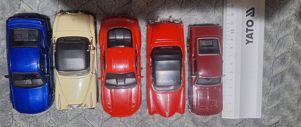 Machete auto din metal