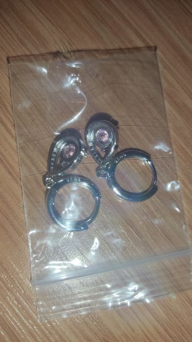 Сребърни обеци, истинско сребро с розови камъчета.