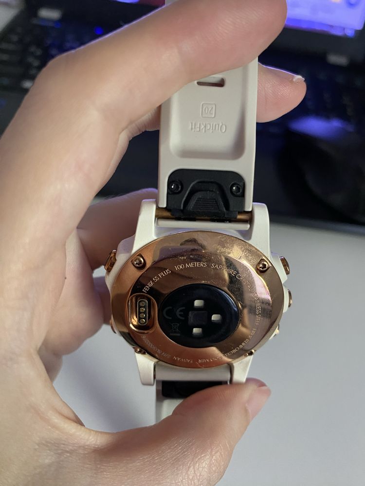 Продам Garmin Fenix 5S Plus