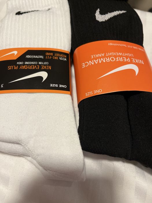 Sosete nike , albe si negre , stoc limitat !!!