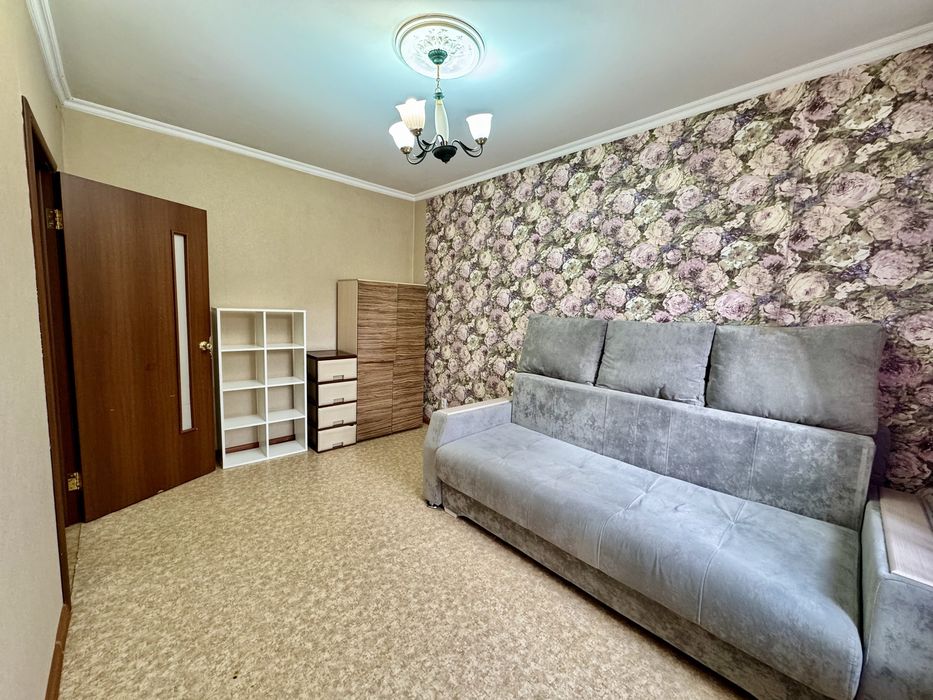 Продаётся улучшенная 2 комн. кв - мкр. Степной-4, дом 12