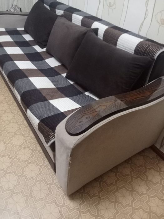 Продам срочно диван
