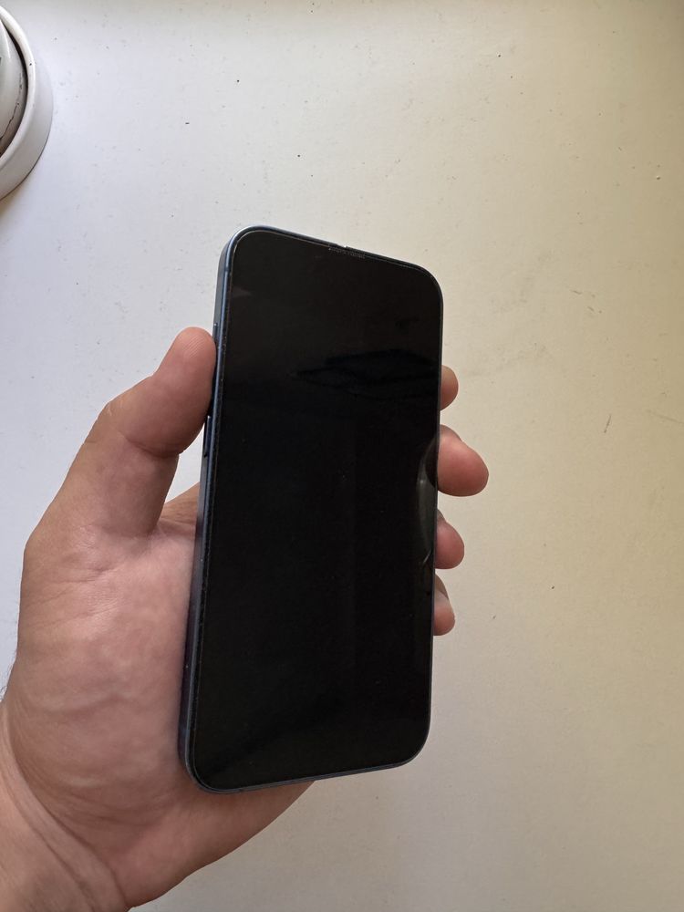 iPhone 13 в отличном состоянии