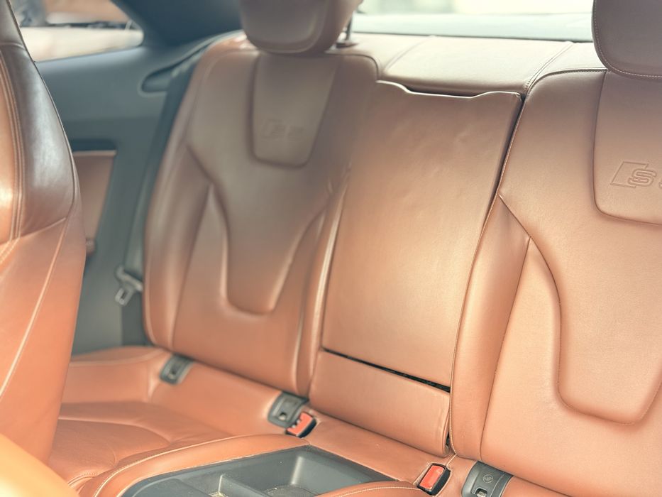 Audi s5 4.2 354к.с