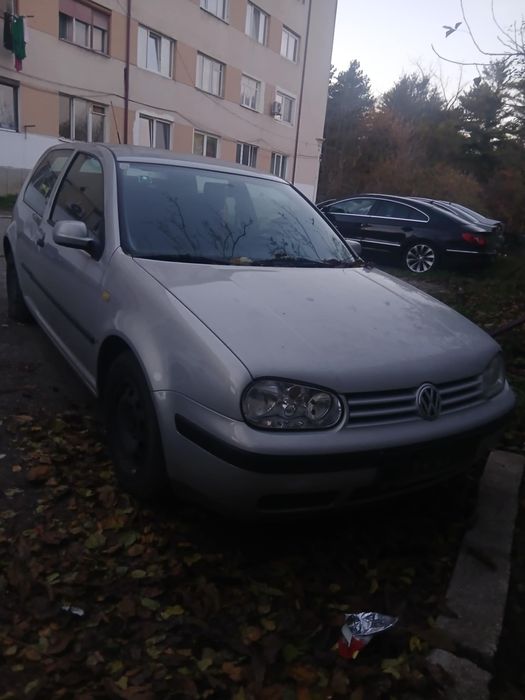 Vand Golf 4 Coupe 450€ motor 1.4 benzina