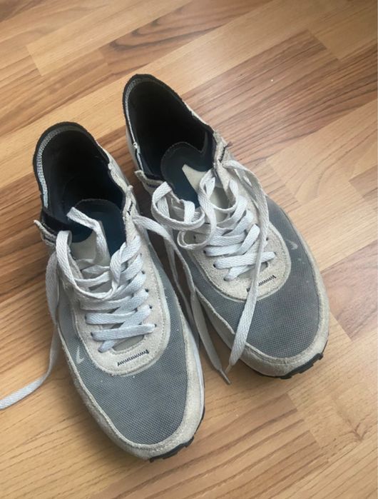 Adidasi Nike foarte comozi