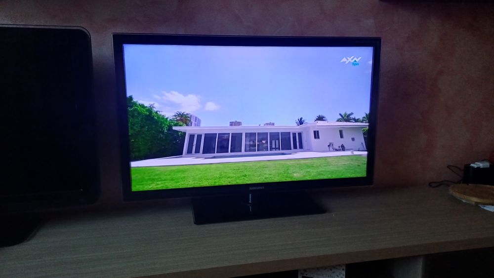 Vând televizor Panasonic