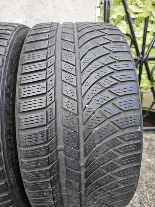 Vând patru anvelope de iarna kumho 225 40 19 / 245 35 19 dot 2322