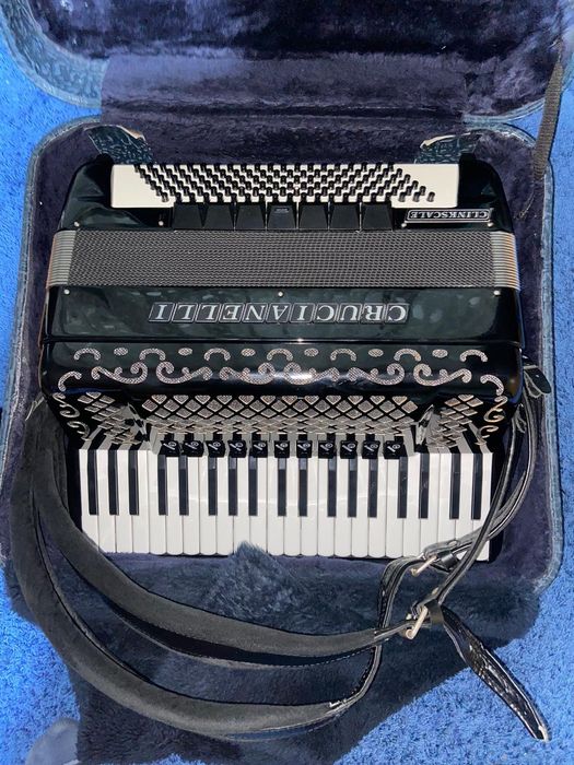 Acordeon Crucianelli Clinkscale 2  + 2   Muzică Binch Italia