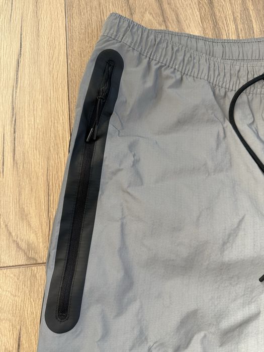 Оригинално мъжко долнище Nike Tech ,нов модел, светлоотразително