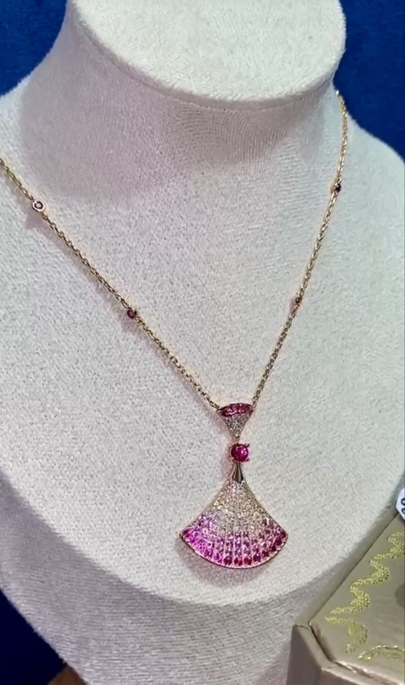 Элегантность в стиле BVLGARI