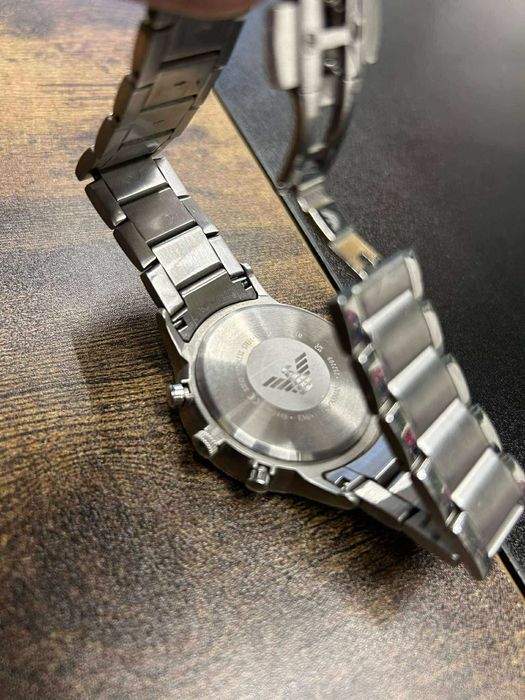 Часовник Emporio Armani