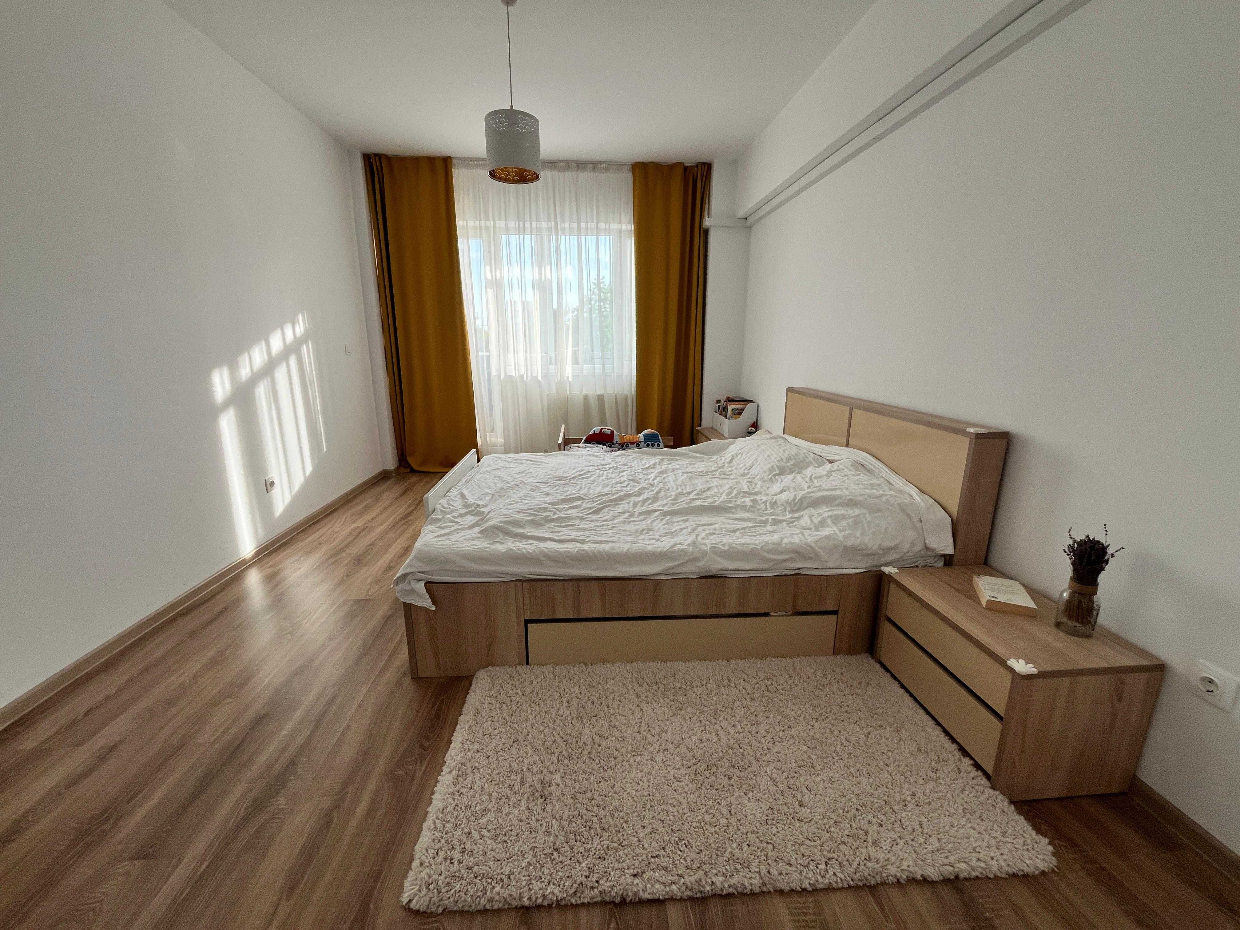 Apartament 3 camere 108 mp si loc parcare zona Doi Cocosi