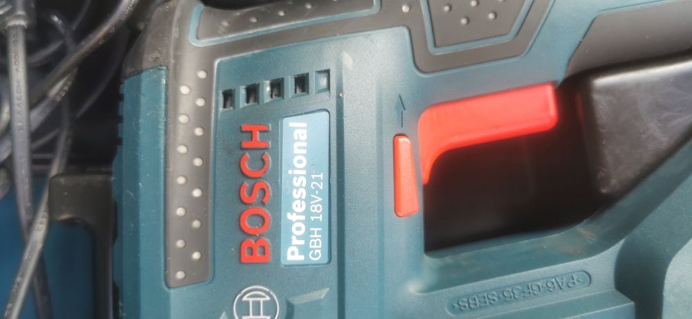 BOSCH GBH 18V-21 - Акумулаторен безчетков перфоратор като нов!