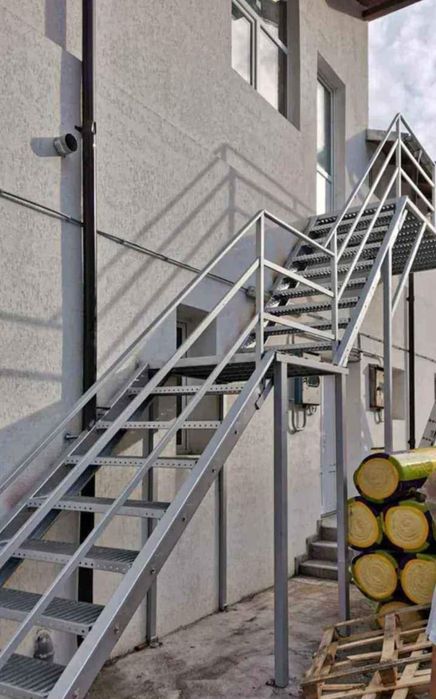 Scări metalice galvanizate