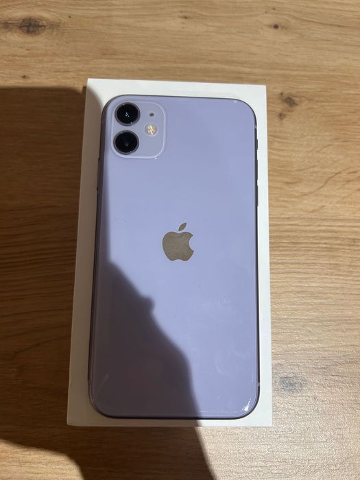 iPhone 11  лилав