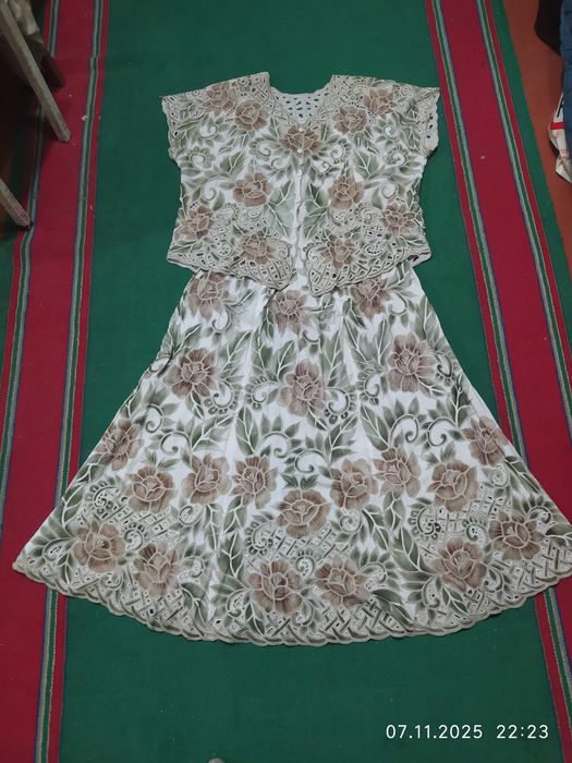 Продам женский костюм 52-54