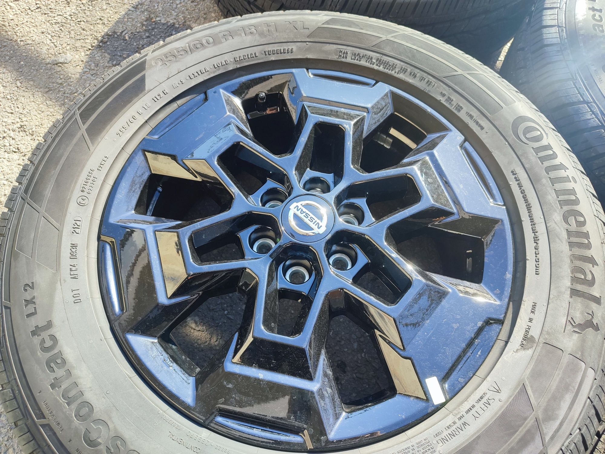 18" оригинални алуминиеви джанти с гуми за Nissan Navara/Pathfinder.