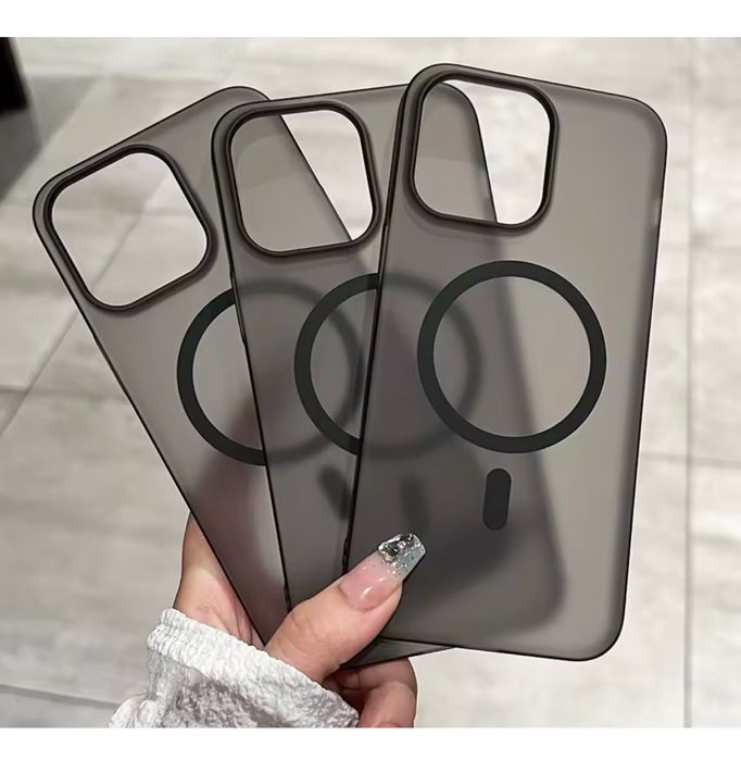 Iphone 13/14/15/16/17/PRO/MAX/PLUS/AIRHusa Plastic Slim 0,2MM Magsafe