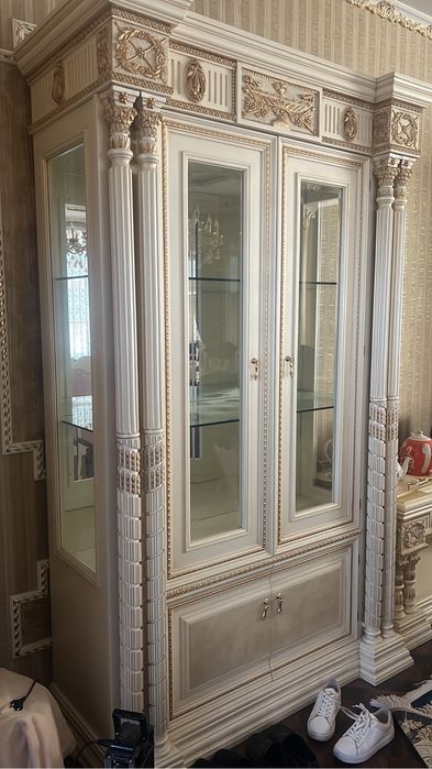 Продаю две горки, екі шкаф залға сатылады