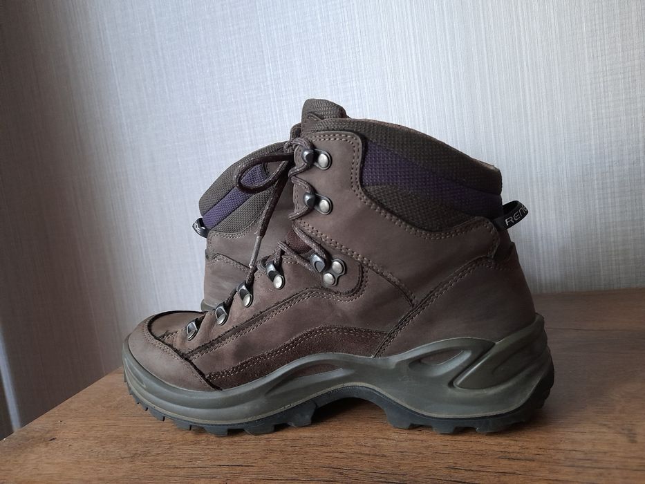 LOWA RENEGADE gore tex обувки 39 номер.