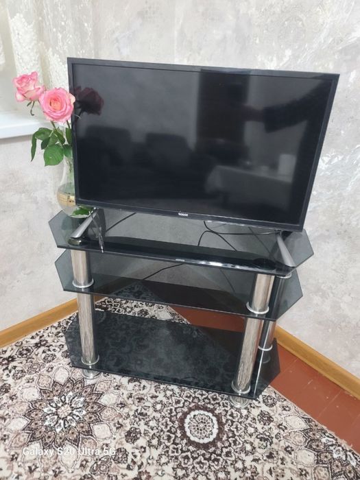 Телевизор почти новый