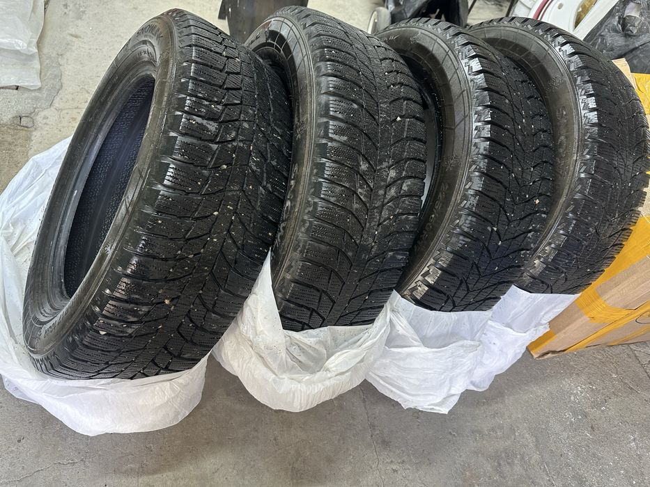 Продам шины в отличном состоянии Triangle Snowlink 225/60/R17