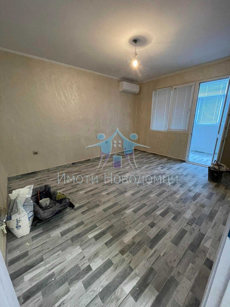 Продава се Четиристаен апартамент в Шумен, Пазара - 103 кв.м за 1045 €/кв.м - Снимка #15