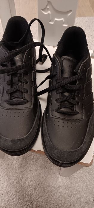 Adidas спортни обувки Обувки Courtblock