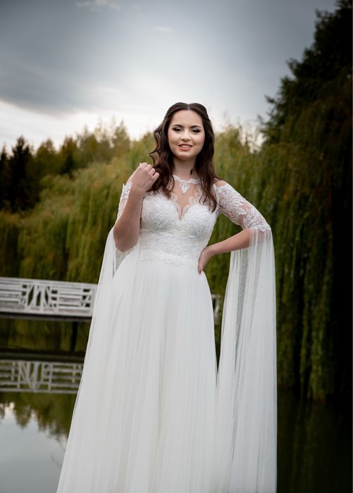 Vând rochie White Lady