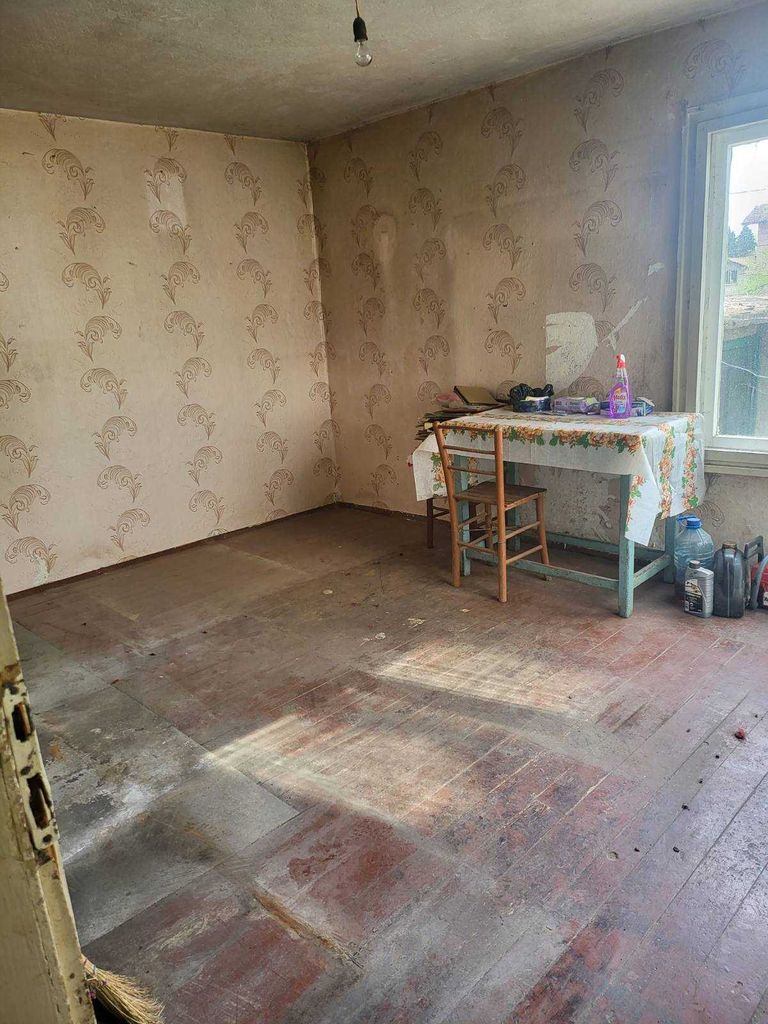 Продава се Къща в с. Драгичево, Област Перник - 120 кв.м за 742 €/кв.м - Снимка #11