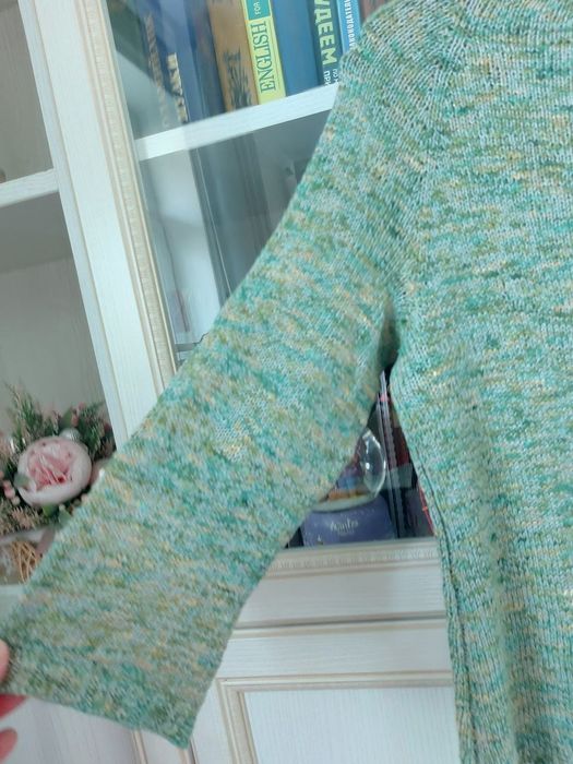 Кофта, джемпер связано спицами с регланом