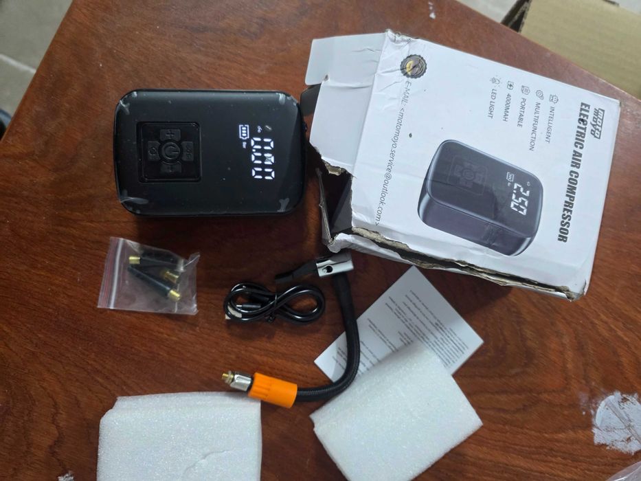 Compresor de aer portabil, Cozevdnt, 150 PSI, 3600mAh, cu display LCD