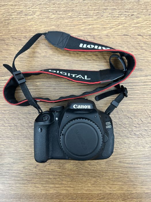 Aparat Foto Canon 600D 75-300mm + Kit 18-55mm II