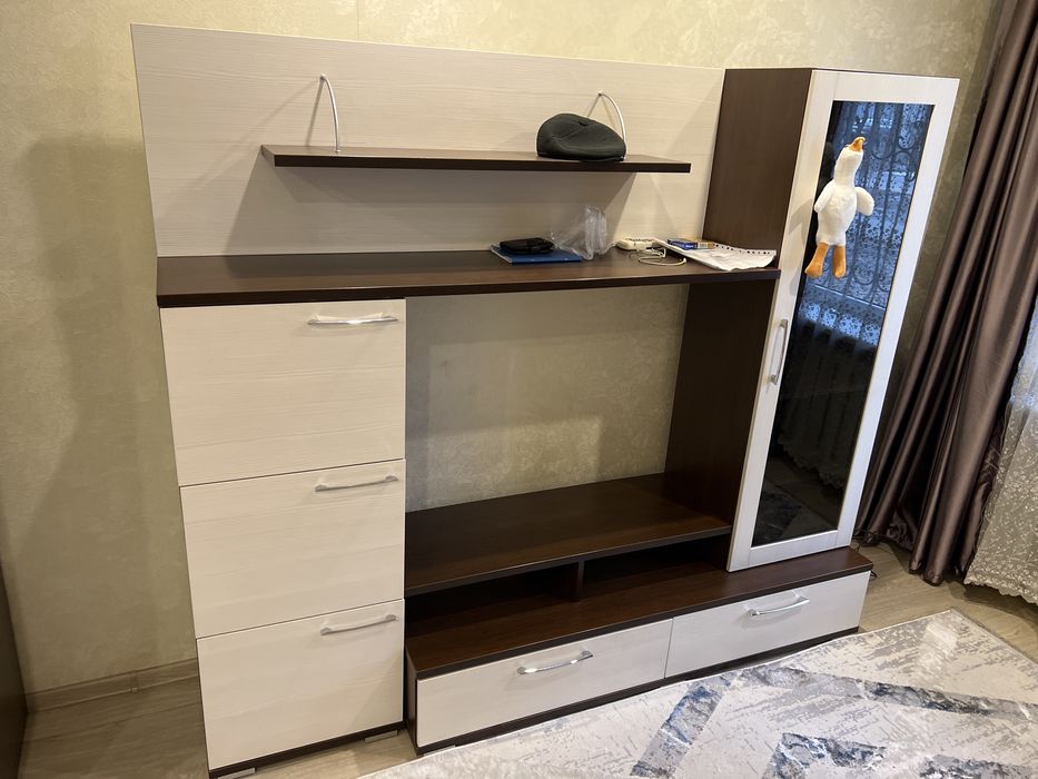 Щкаф плюс подставка для телевизора